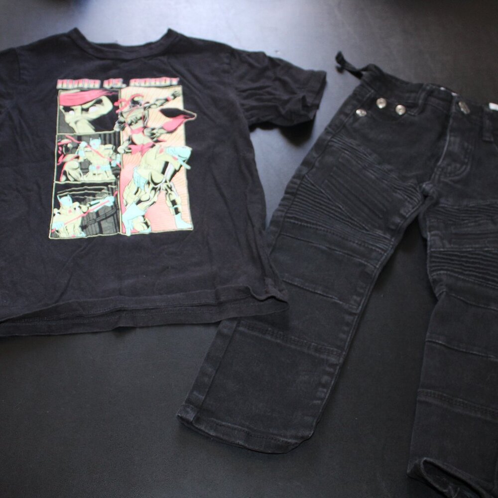 Boys Small 5/6 - Short Sleeve T-Shirt / Black Jeans Bundle